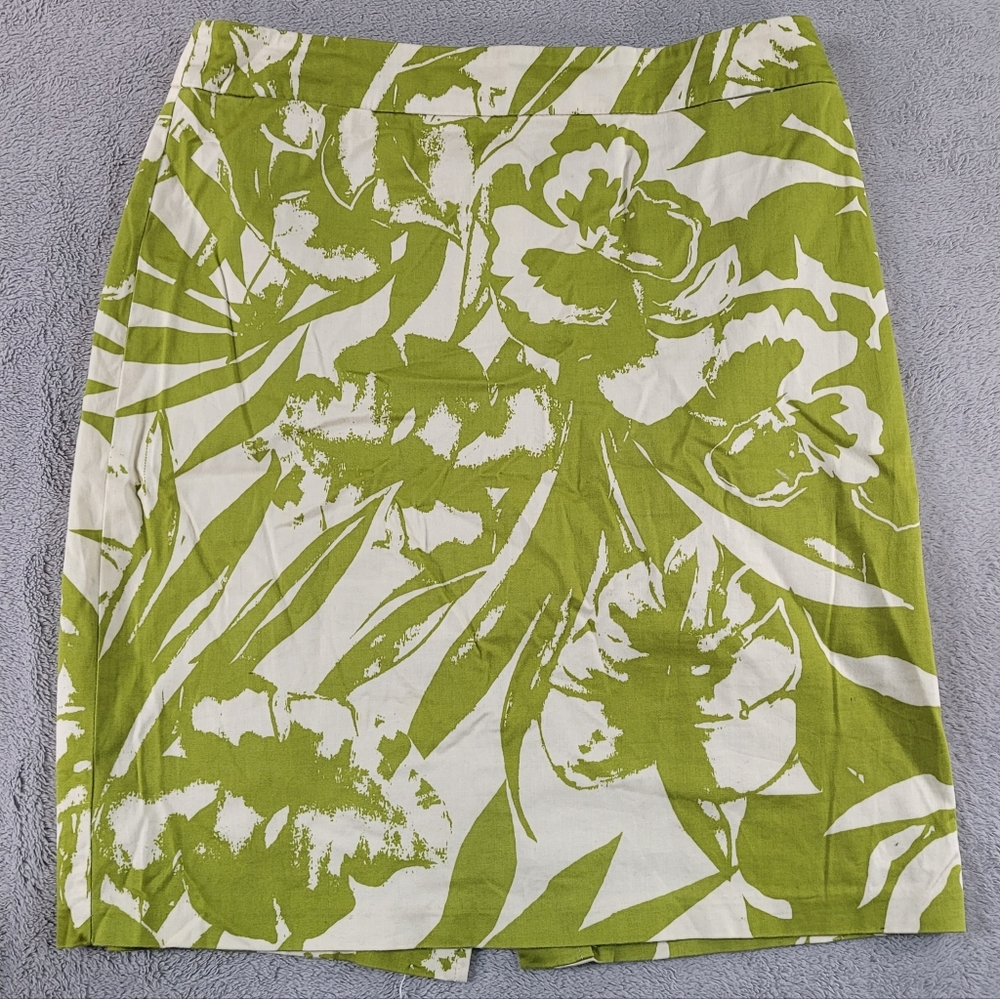 New York & Company Stretch Collection Olive and Cream Patterned Skirt